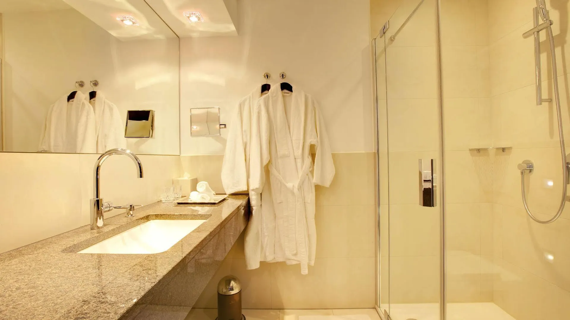 Hotel Favor Dusseldorf